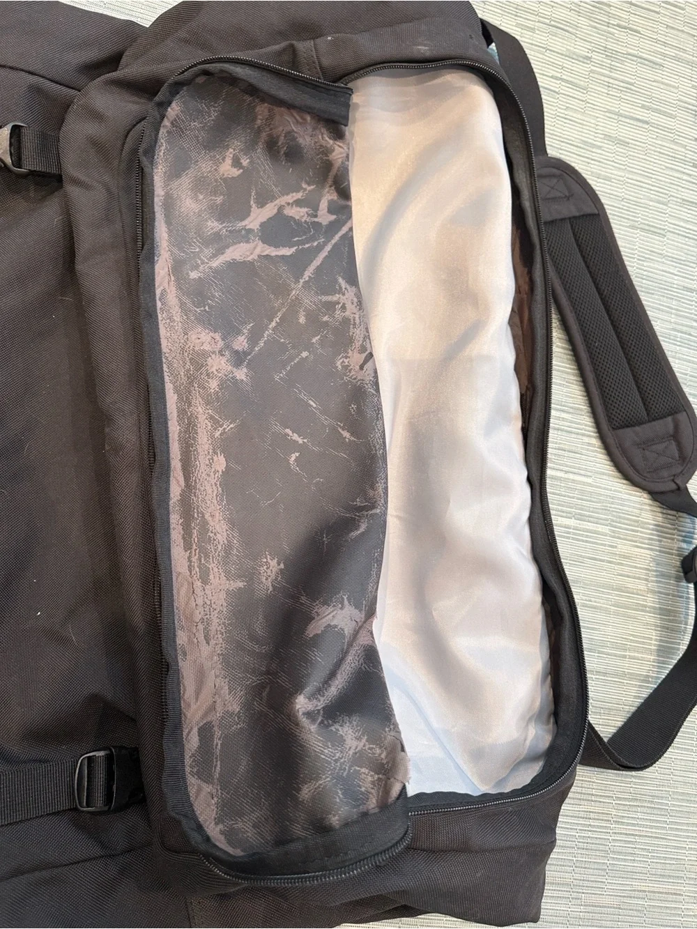 Patagonia Black Burrito Garment Bag with Padded Shoulder Strap